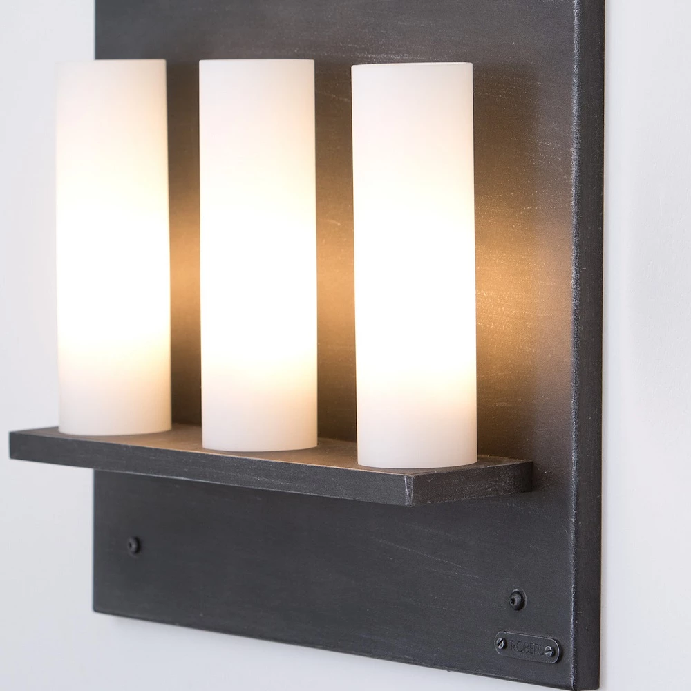 Robers Leuchten 3-flg. Wandleuchte Eisen-natur mit Opalglas 2 Robers Leuchten 3-flg. Wandleuchte Eisen-natur mit Opalglas – Bild 2