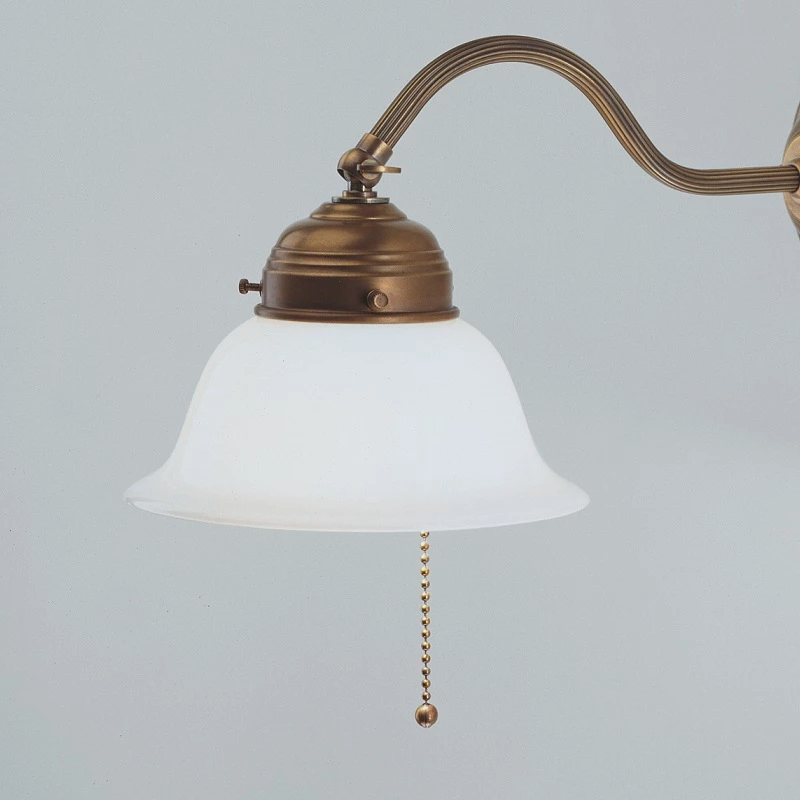 Berliner Messinglampen Berliner-Messing-Wandleuchte mit Zugschalter und Opalglas Ø 16cm 2 Berliner Messinglampen Berliner-Messing-Wandleuchte mit Zugschalter und Opalglas Ø 16cm – Bild 2