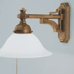 Berliner Messinglampen Berliner-Messing-Wandleuchte mit Zugschalter und geschwungenem Opalglas Ø 22cm 5 Berliner Messinglampen Berliner-Messing-Wandleuchte mit Zugschalter und geschwungenem Opalglas Ø 22cm -Wandleuchten Verkaufsladen berlinermessingwandleuchte mit zugschalter und 769251 berlinermessinglampen a8222opb