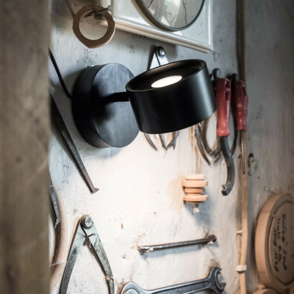 Domus Wandleuchte Frits pur, Holz und Aluminiumschrim 2 Domus Wandleuchte Frits pur, Holz und Aluminiumschrim – Bild 2