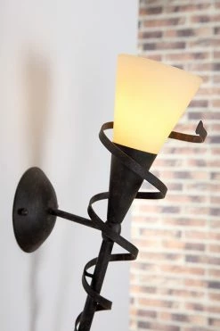 LHG Lights LHG Spiral Wandfackel in rost-braun, Wandleuchte, romantische Fackelleuchte mit cremefarbigem für stimmungsvolles Licht, gesandeten Glas (Scavoglas), 58 cm hoch -Wandleuchten Verkaufsladen lhg spiral wandfackel 591833 lhg mb50021