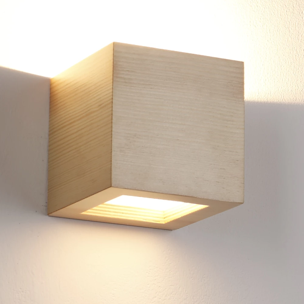 Cleoni Schlichte Wandleuchte, Holz, Kiefer-Furnier, Up and Down 1 Cleoni Schlichte Wandleuchte, Holz, Kiefer-Furnier, Up and Down