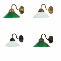 Berliner Messinglampen Wandleuchte aus Berliner-Messing oder Antik mit weißem oder grünem Glas und Zugschalter