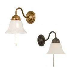 Berliner Messinglampen Wandleuchte in Berliner-Messing oder Antik mit satiniertem oder glänzendem Glas und Zugschalter