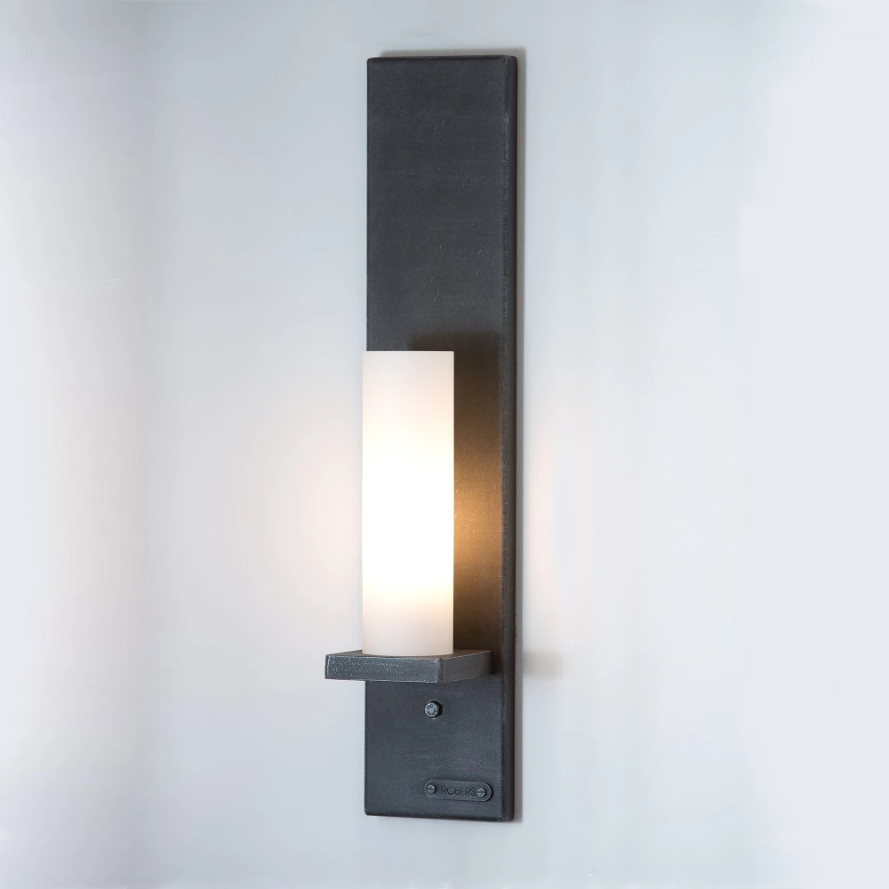 Robers Leuchten Wandleuchte in Eisen-natur mit Opalglas, Höhe 63 cm 1 Robers Leuchten Wandleuchte in Eisen-natur mit Opalglas, Höhe 63 cm