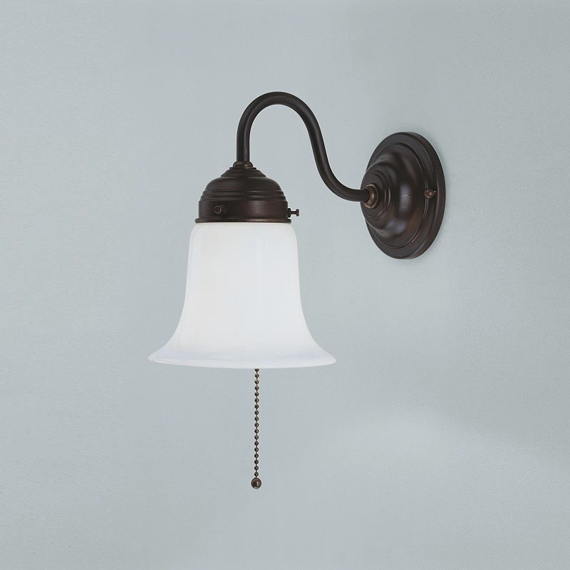 Berliner Messinglampen Wandleuchte in Berliner-Messing o Antik mit Opalglas und Zugschalter 1 Berliner Messinglampen Wandleuchte in Berliner-Messing o Antik mit Opalglas und Zugschalter