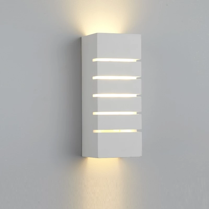 Searchlight Wandleuchte rechteckig aus Gips, Up & Down Lichteffekt, diffus, Lichtschlitze, weiß überstreichbar 1 Searchlight Wandleuchte rechteckig aus Gips, Up & Down Lichteffekt, diffus, Lichtschlitze, weiß überstreichbar